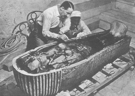 埃及法老图坦哈蒙墓发现（TodayOnHistory.com）