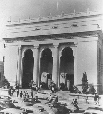 中共第八次全国代表大会举行(todayonhistory.com)