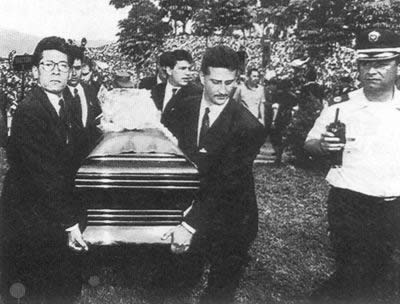 哥伦比亚球员埃斯科巴被枪杀(todayonhistory.com)