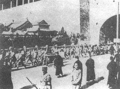 冯玉祥发动北京政变，推翻曹锟政府（TodayOnHistory.com）