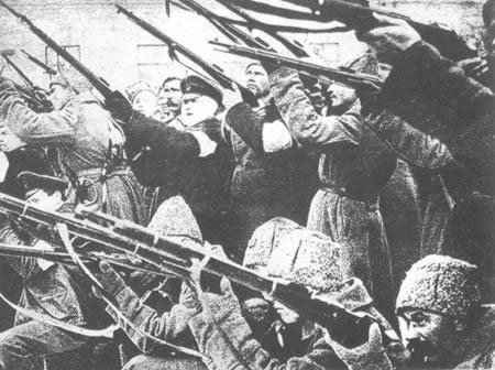 俄国十月革命爆发(TodayOnHistory.com)
