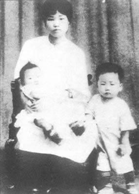 毛泽东妻子杨开慧被害（TodayOnHistory.com）