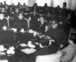 中共十三届六中全会决定加强党同人民群众的联系（转自：todayonhistory.com）