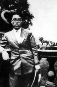 闻一多参加李公朴追悼会中遇刺身亡(todayonhistory.com)