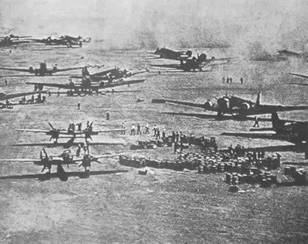 盟军在北非登陆(TodayOnHistory.com)