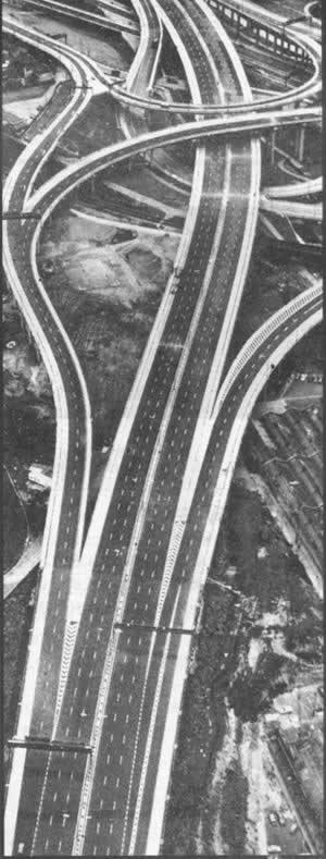 “意大利面条路口”开通(todayonhistory.com)