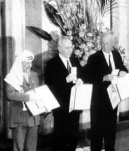 中东和平进程的里程碑　巴以签署和平协议(todayonhistory.com)