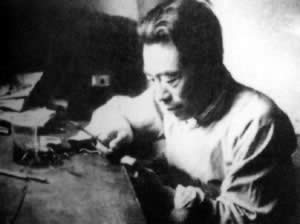 闻一多参加李公朴追悼会中遇刺身亡(todayonhistory.com)