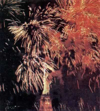 美国自由女神像落成100周年(todayonhistory.com)