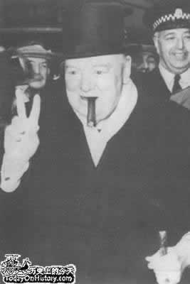 丘吉尔77岁再度执政(TodayOnHistory.com)