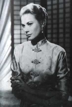 好莱坞影星格蕾丝·凯利去世(todayonhistory.com)