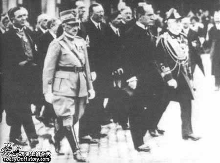 墨索里尼法西斯分子抵达罗马(TodayOnHistory.com)