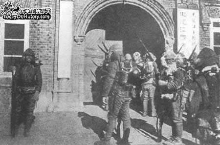 马占山率部在江桥与军激战(TodayOnHistory.com)