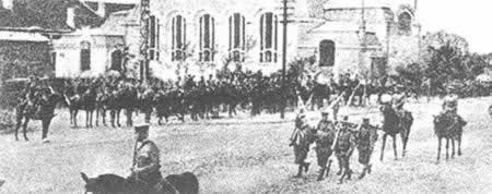 青岛德军向日军投降(TodayOnHistory.com)