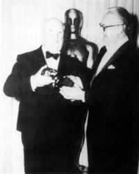 英国著名电影导演希区柯克诞辰（TodayOnHistory.com）