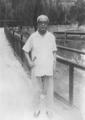 俞平伯《关于红楼梦研究问题的信》发表(todayonhistory.com)