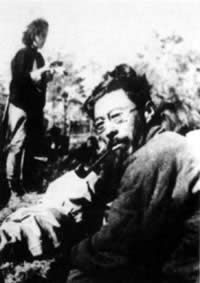 闻一多参加李公朴追悼会中遇刺身亡(todayonhistory.com)