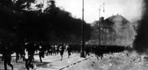 奥地利发生全国暴乱(TodayOnHistory.COM)