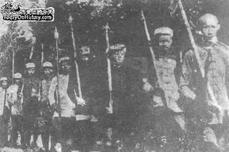 中共苏区击破蒋介石第一次“围剿”(todayonhistory.com)