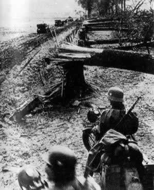德军发动“闪电战”进入荷兰比利时(todayonhistory.com)