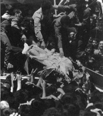 伊朗宗教领袖霍梅尼病逝(todayonhistory.com)