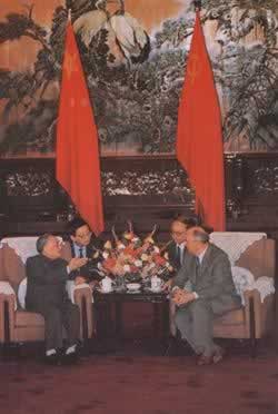 中苏两党关系实现正常化(TodayOnHistory.com)