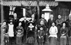孙中山、宋庆龄结婚,签订婚姻誓约书(todayonhistory.com)