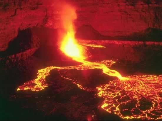 日本御岳山火山突然爆发(TodayOnHistory.com)
