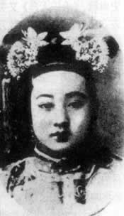 慈禧将珍妃投于井内（TodayOnHistory.com）