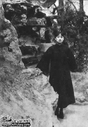 宋庆龄逝世(todayonhistory.com)