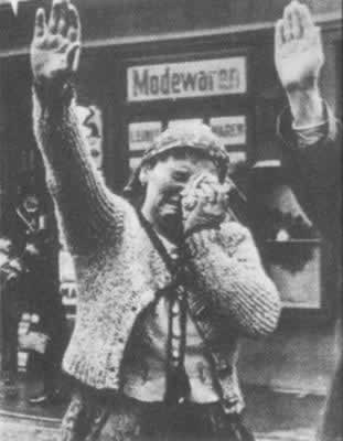 出卖捷克的慕尼黑协定签署(TodayOnHistory.com)