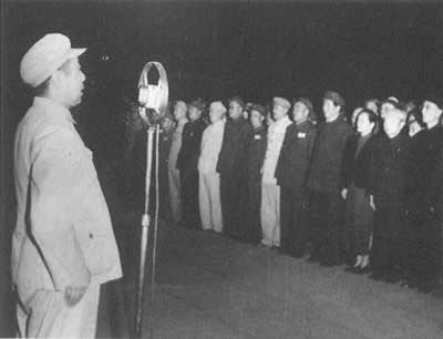人民英雄纪念碑奠基(todayonhistory.com)