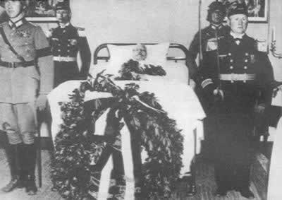 兴登堡逝世，希特勒继任德国总统（TodayOnHistory.com）