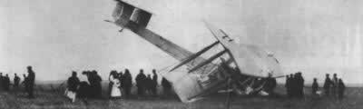 首次横越大西洋连续飞行成功(todayonhistory.com)
