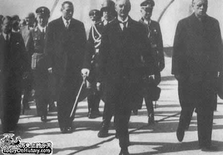 出卖捷克的慕尼黑协定签署(TodayOnHistory.com)
