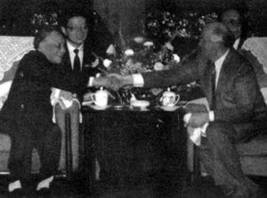 戈尔巴乔夫访华 中苏两国关系实现了正常化(todayonhistory.com)