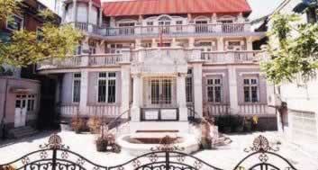 伟大的爱国主义政论家邹韬奋诞辰（TodayOnHistory.com）