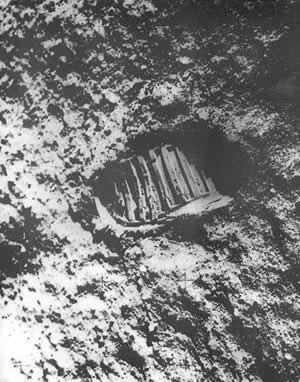 人类登上月球(todayonhistory.com)