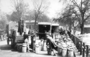 英国工人总罢工(todayonhistory.com)