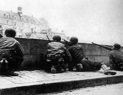 法西斯德国无条件投降，二战结束(todayonhistory.com)