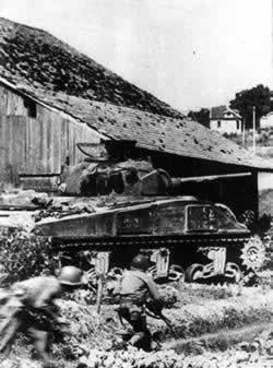 法西斯德国无条件投降，二战结束(todayonhistory.com)