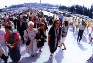 第四次世界妇女大会在京开幕(todayonhistory.com)