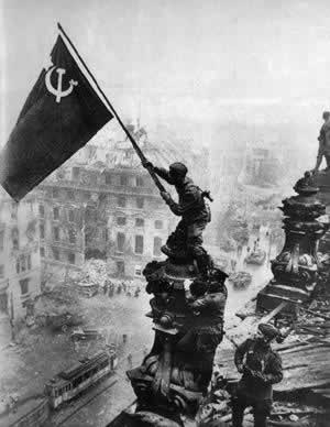 法西斯德国无条件投降，二战结束(todayonhistory.com)