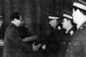 中央军委举行晋升上将军官军衔仪式(todayonhistory.com)