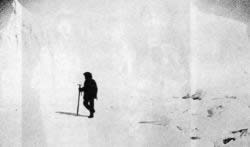 挪威极地探险家阿蒙森遇难(todayonhistory.com)