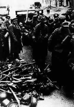 法西斯德国无条件投降，二战结束(todayonhistory.com)