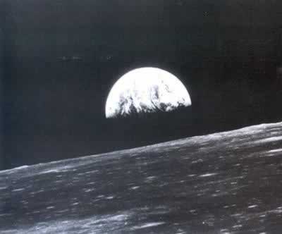 人类登上月球(todayonhistory.com)